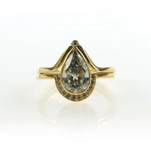 Baiku Sparkle Pear Sapphire Set