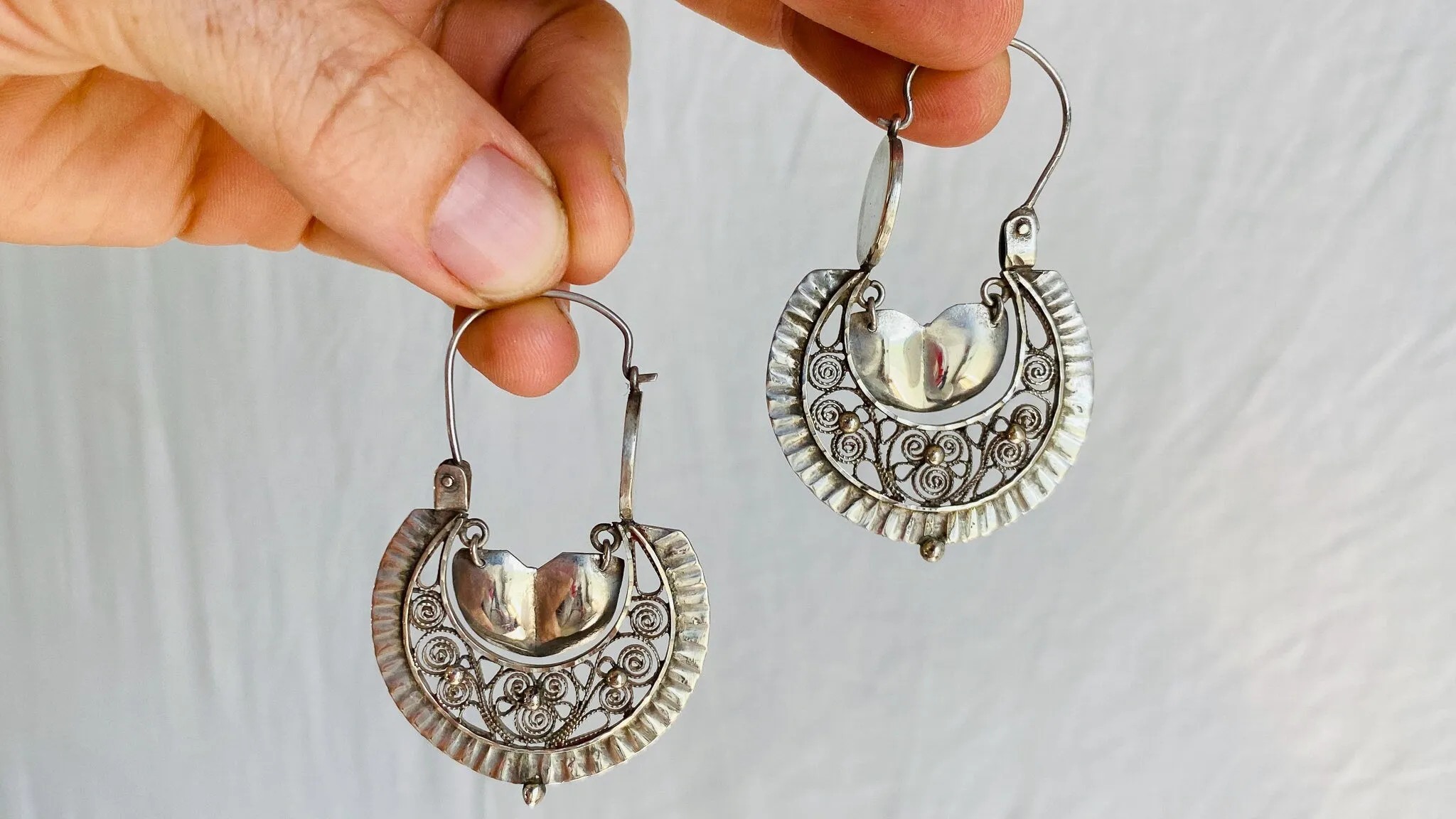 Oaxacan Filigree Earrings. Media Luna Hoops. Sterling Silver. Mexico. Frida Kahlo 0352