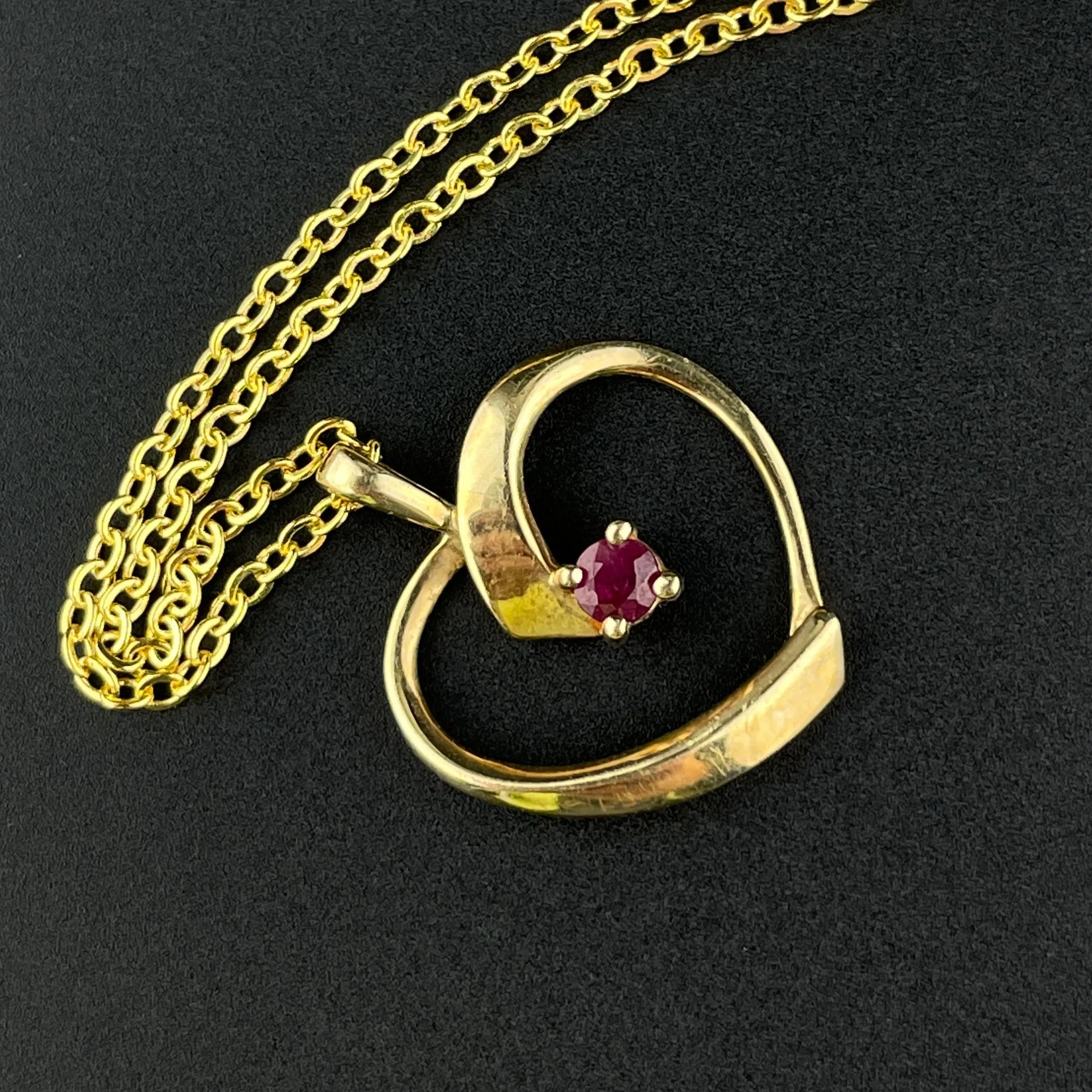 Vintage 10K Gold Heart Ruby Charm Pendant Necklace